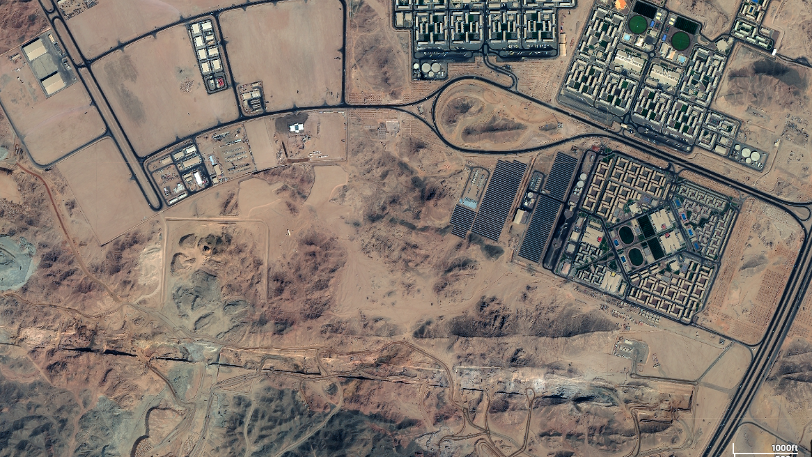 全長170キロのサウジの未来都市、衛星画像で進捗が明らかに