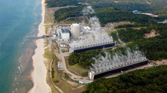 廃炉から復活へ、米国で異例の原発再稼働に道筋